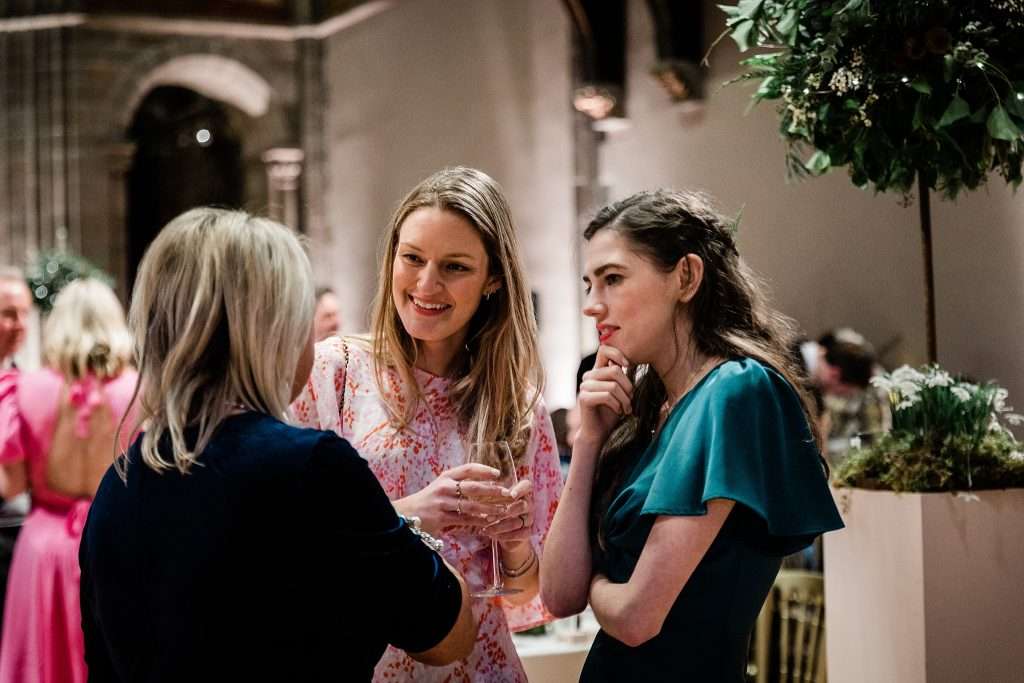 wedding gusts chatting